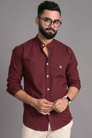 Men Slim Fit Solid Spread Collar Casual Shirt